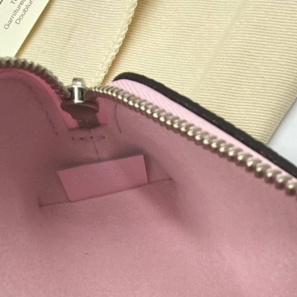 NEW - Louis Vuitton Escale Elizabeth pouch - Picture 8 of 8